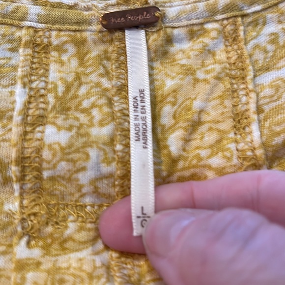 Free People yellow floral sleeveless top shirt size large - Picture 8 of 8